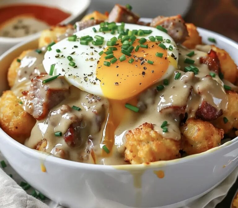 Tater Tot Breakfast Bowl with Sausage Gravy Recipe