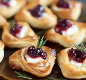 Cranberry Brie Bites Recipe