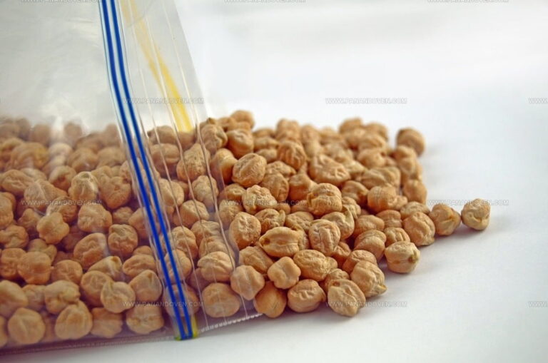 What Does Chickpeas Taste Like? Discover Their Mild Nutty Charm