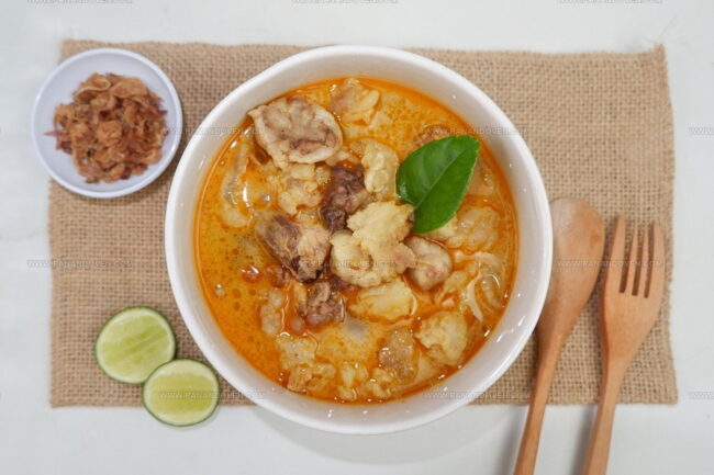 What Spices and Ingredients Pair Well with Goat Meat?