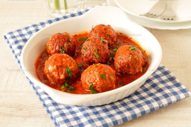 Meatballs In Tomato Sauce (Polpette Al Sugo)